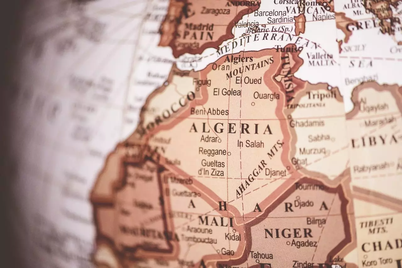 Carte mettant en évidence l'Algérie comme destination d'investissement clé en Afrique
